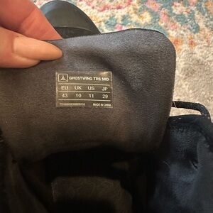 vibram ghostwing trs midi boots. All black. Rubber toe and excellent tread.